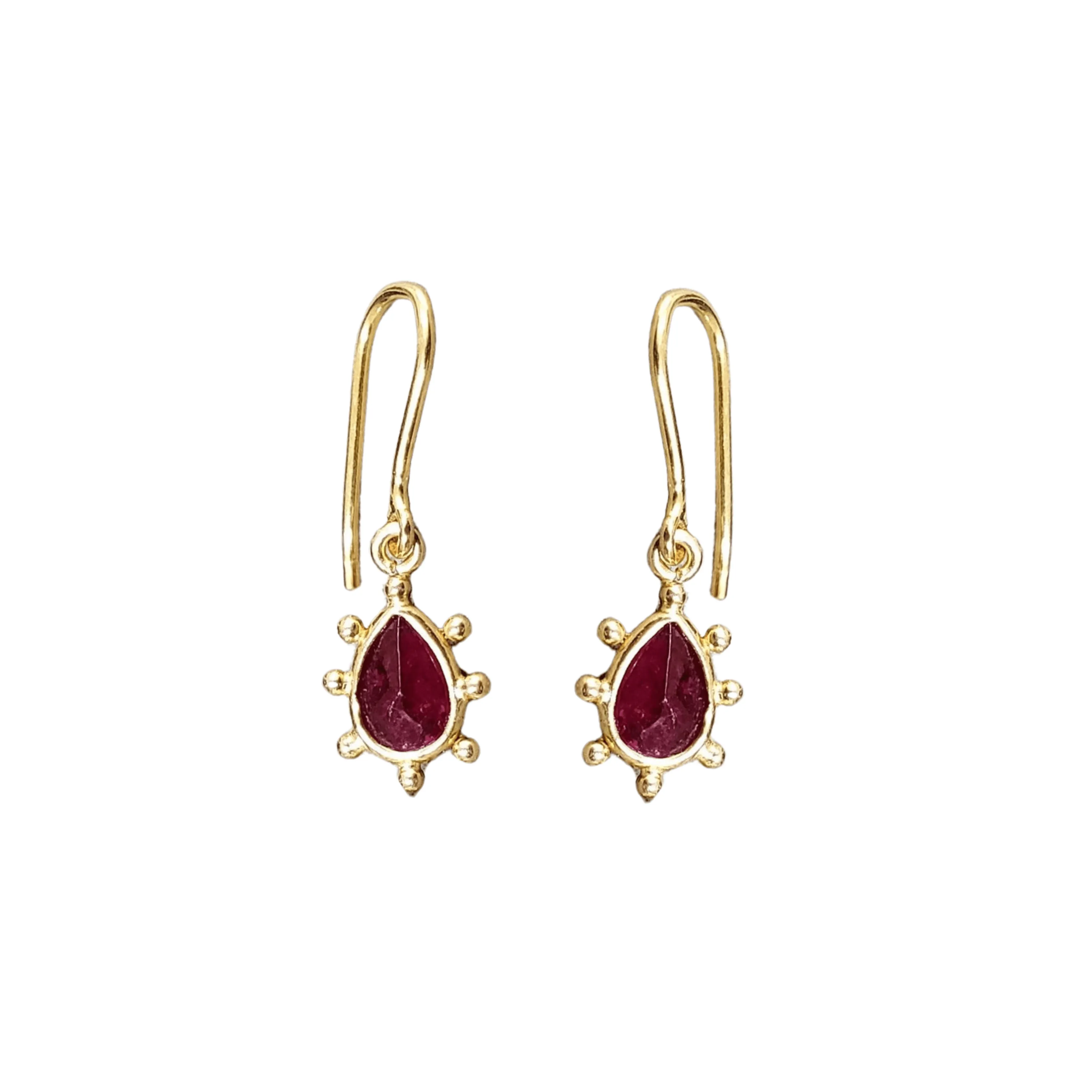 18k Gold Natural Ruby Earrings