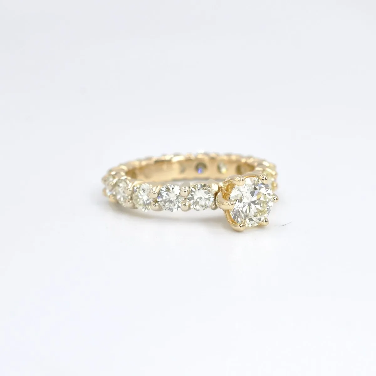 Classy 3.40 CT Round Cut Diamond Engagement Ring in 14KT Yellow Gold