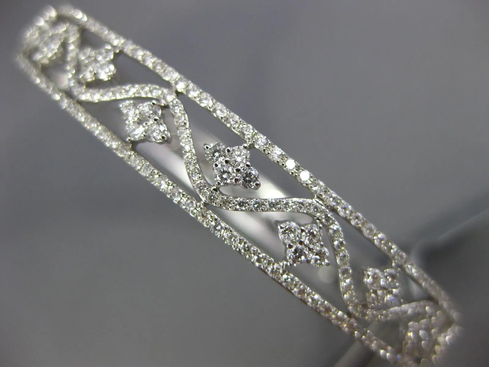 ESTATE WIDE 1.80CT DIAMOND 18KT WHITE GOLD FILIGREE WAVE FLOWER BANGLE BRACELET