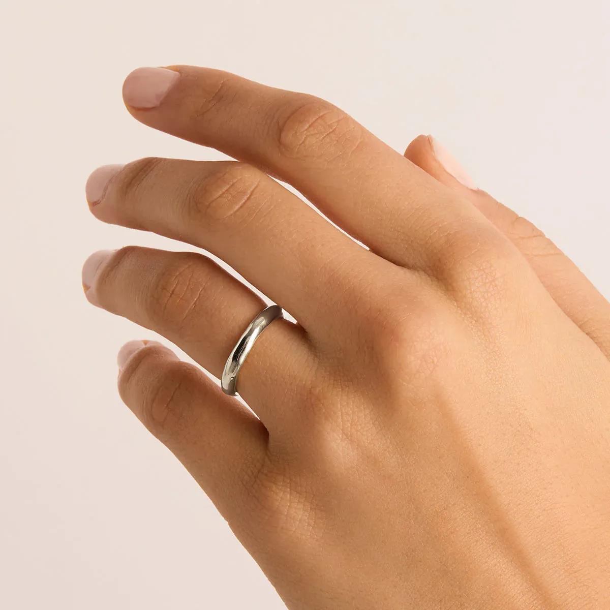 LOVER MEDIUM RING | Sterling Silver