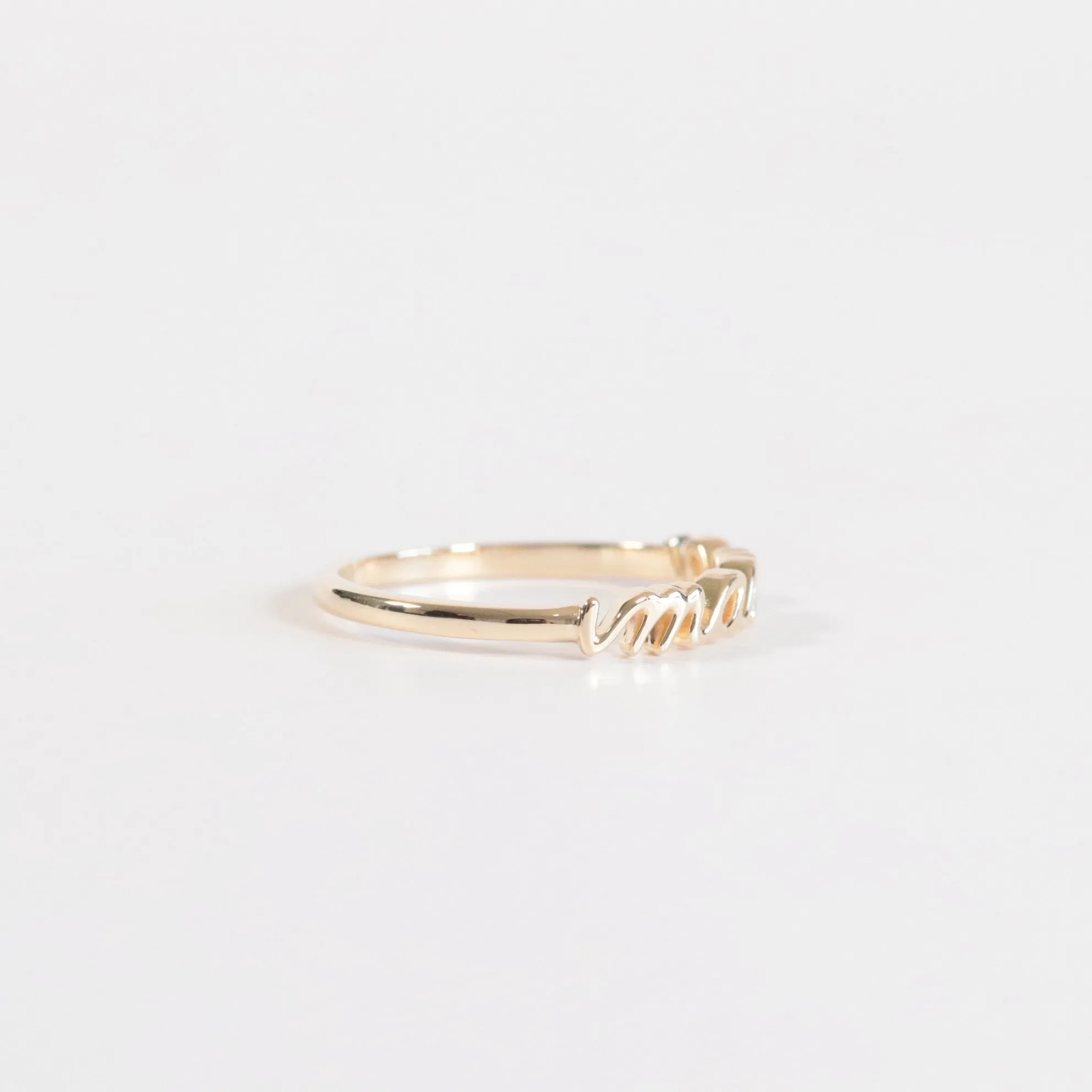 'Mama' Script Ring