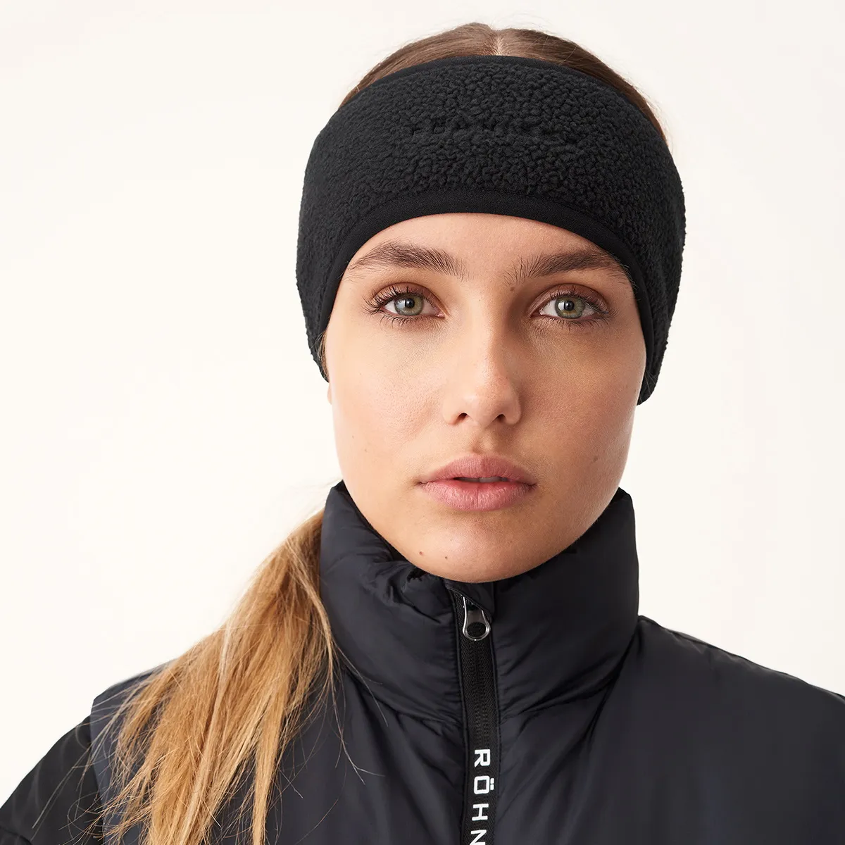 Röhnisch Pile Headband Black | Buy Röhnisch Pile Headband Black here | Outnorth