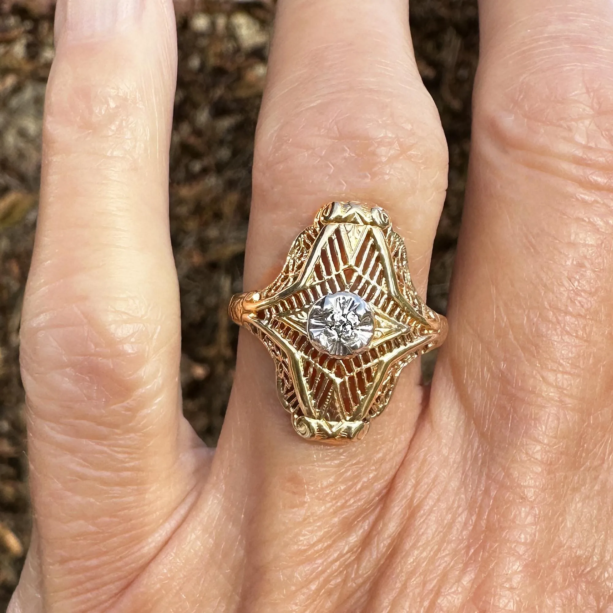 Vintage 10K Gold Floral Filigree Diamond Shield Ring