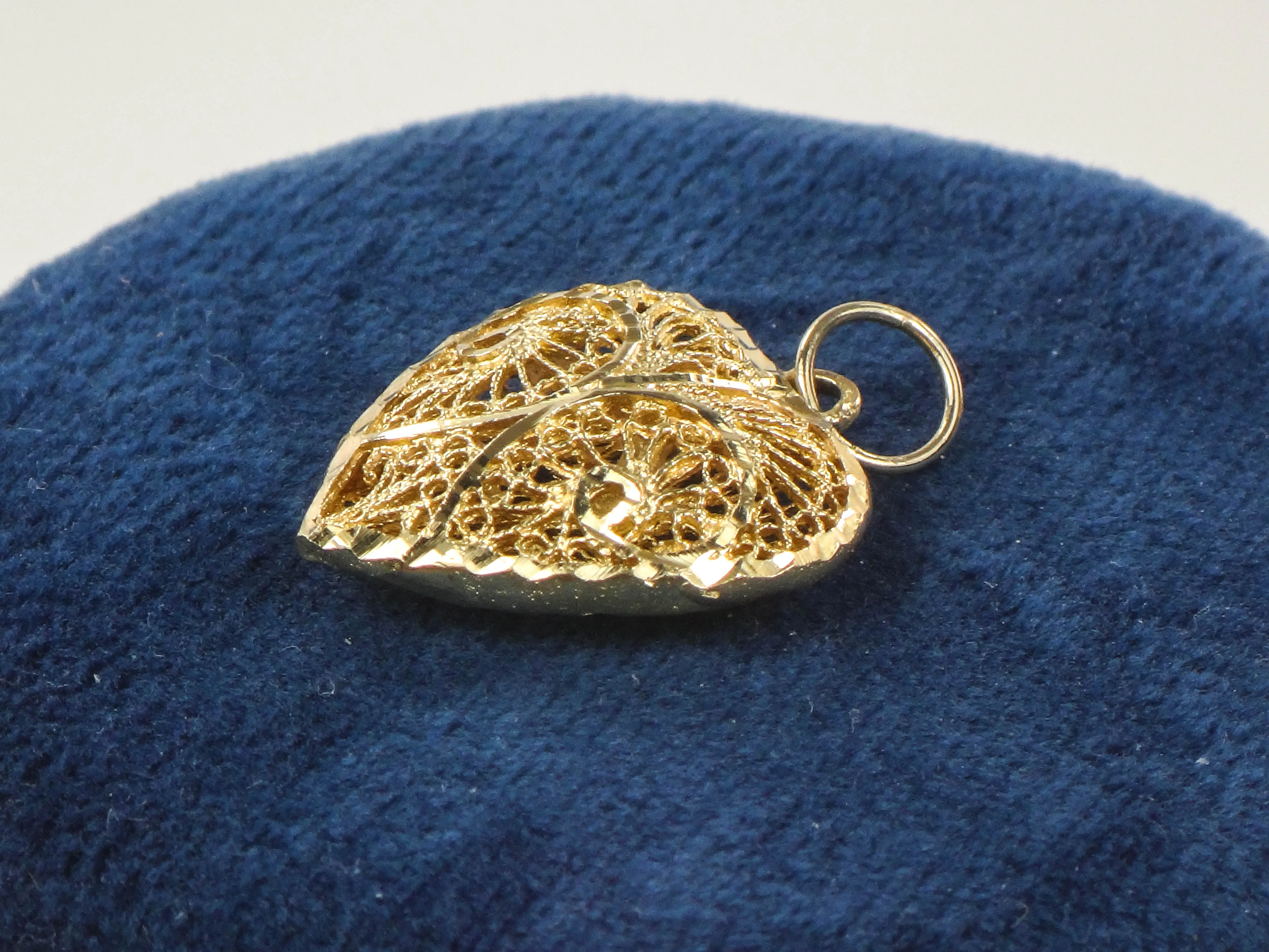 Vintage Estate 14k Yellow Gold Filigree Heart Pendant Charm