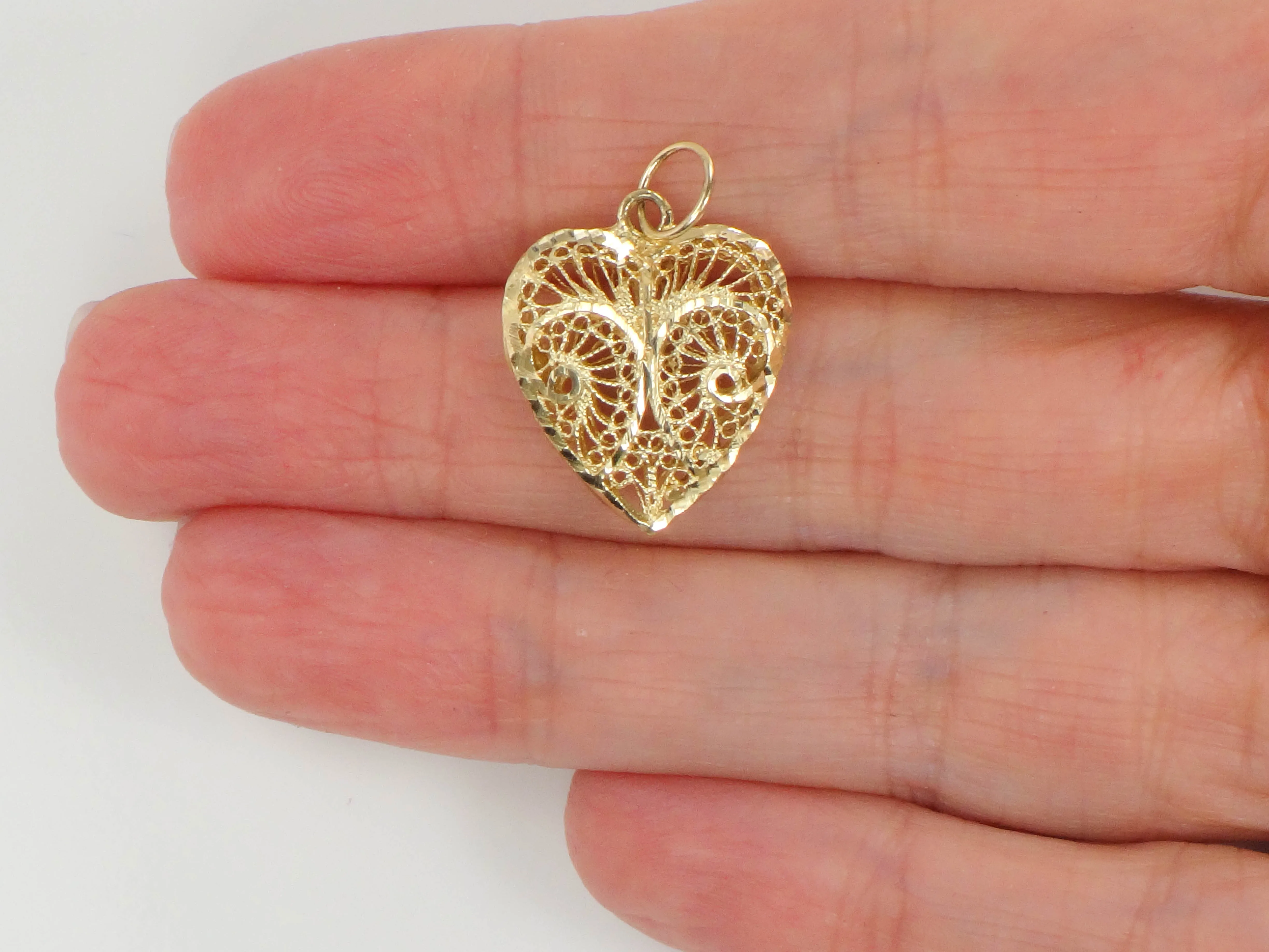 Vintage Estate 14k Yellow Gold Filigree Heart Pendant Charm