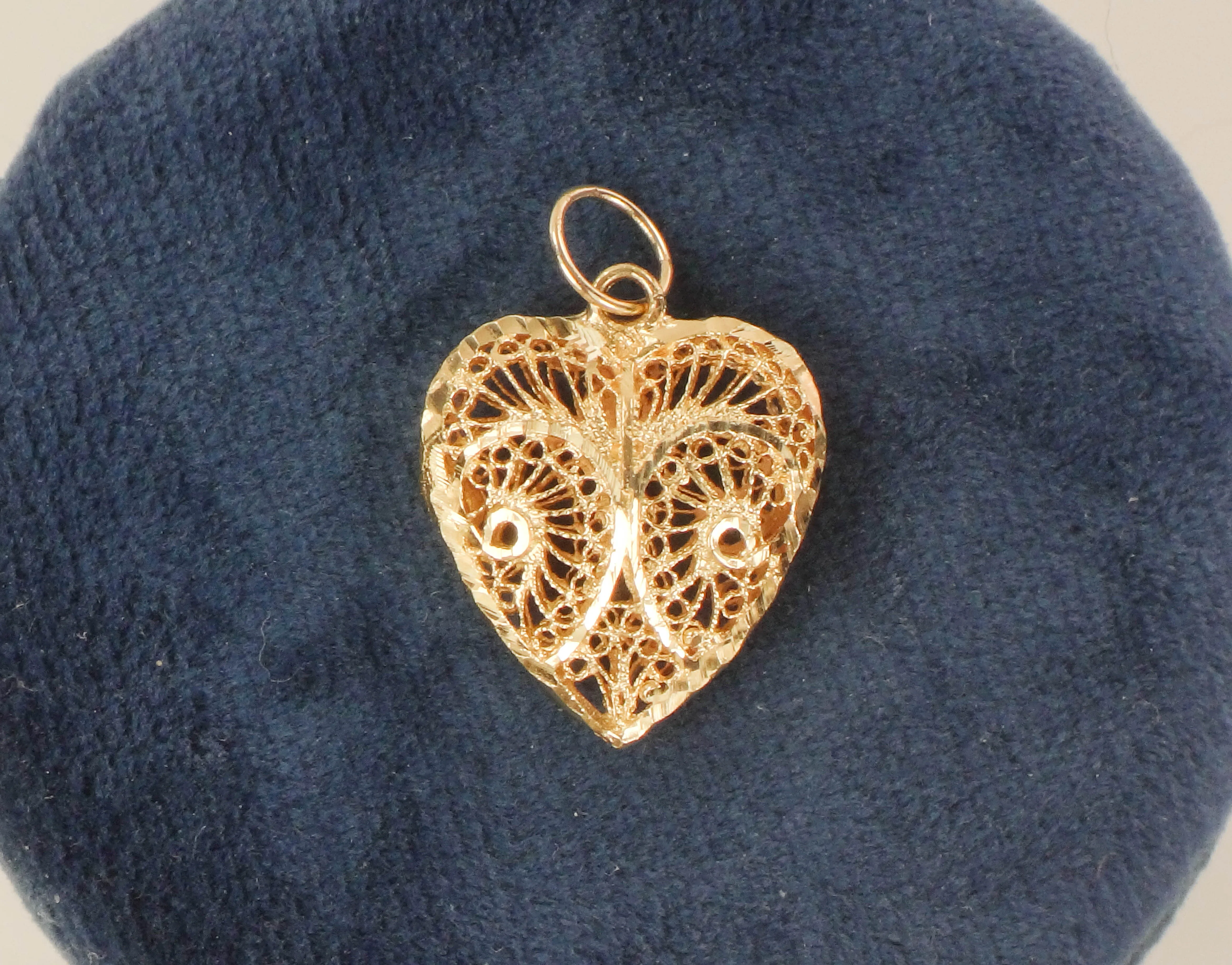 Vintage Estate 14k Yellow Gold Filigree Heart Pendant Charm